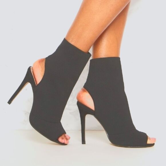 BRAND NEW STEVE MADDEN RAKEL PEEP TOE ANKLE BOOTIE - Picture 1 of 16